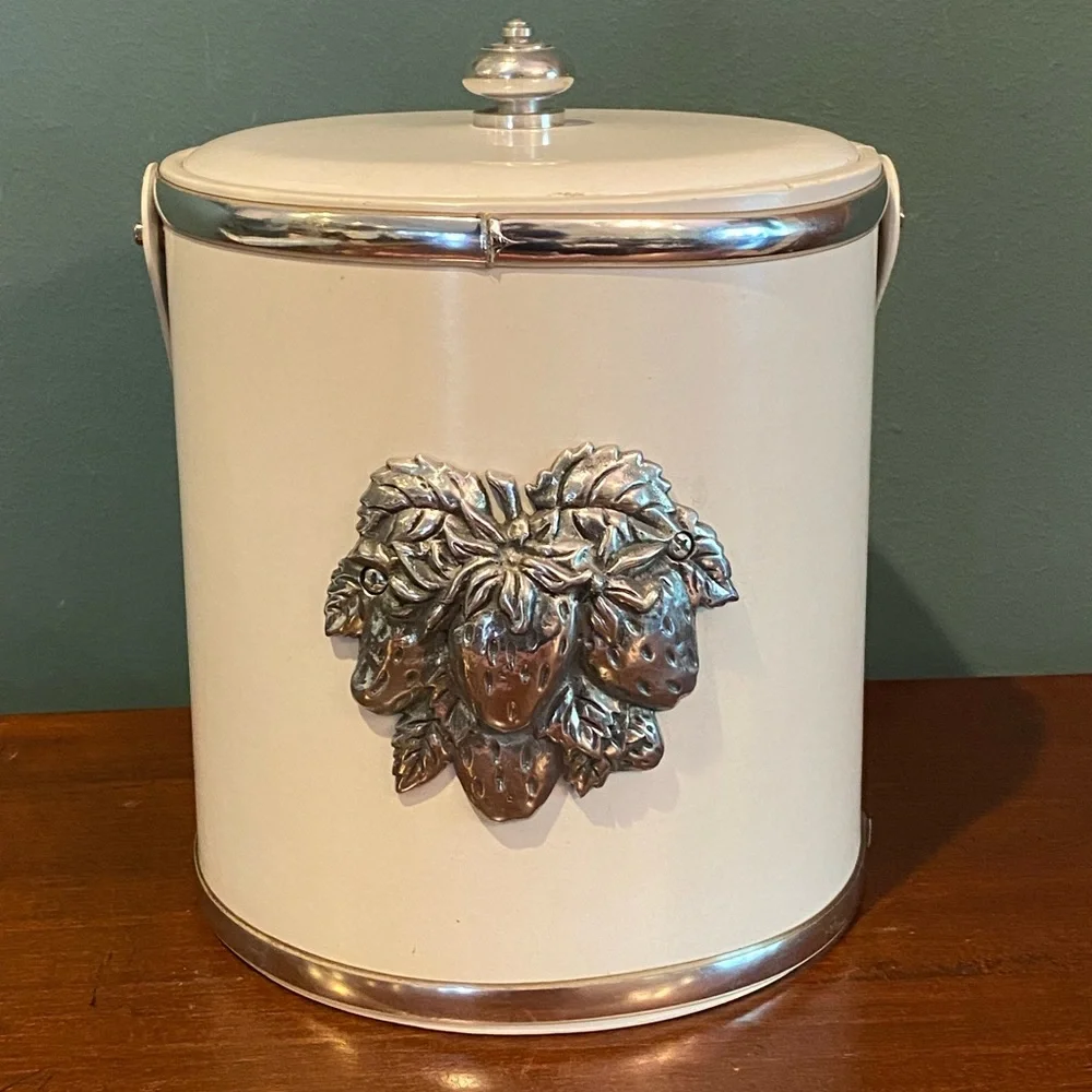 VINTAGE MCM GEORGES BRIARD ICE BUCKET WHITE With PEWTER STRAWBERRIES Silver